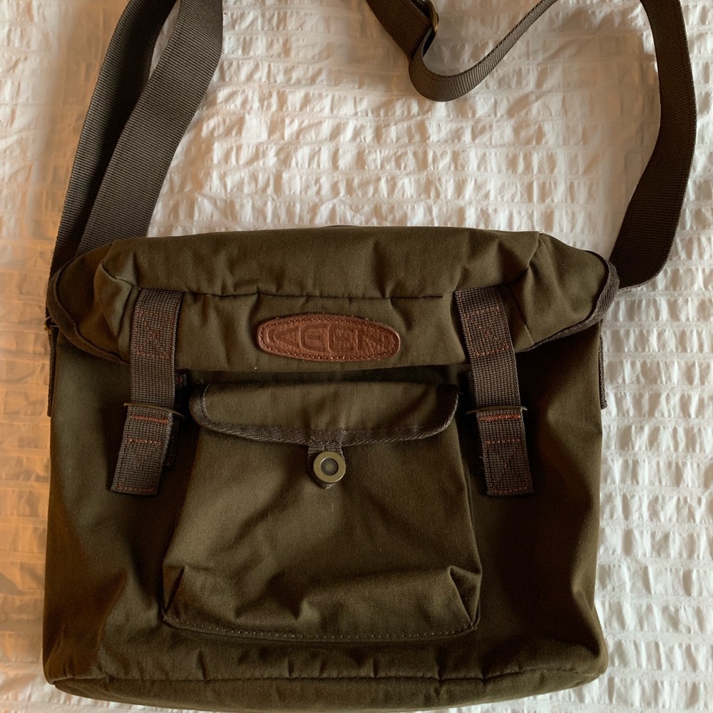 Keen Crossbody Bag